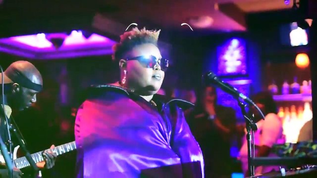 Hire a Singer – Entertainers Worldwide