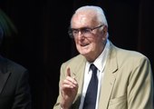 French Fashion Icon Hubert de Givenchy Dead at 91