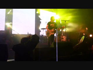 Feeder - stage entrance and "Feeling a Moment" (Manchester Academy 10th March 2018)