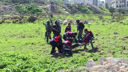 اصابة عشرة طلاب خلال تظاهرة ضد الجيش الاسرائيلي في الضفة الغربية