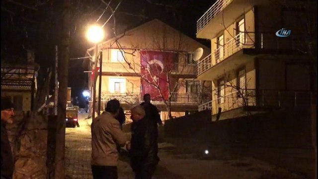 Ağrı şehidinin baba ocağına Türk bayrağı asıldı