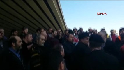 Şile'de Hafriyat Kamyoncularından Eylem : Yolu Trafiğe Kapattılar 1