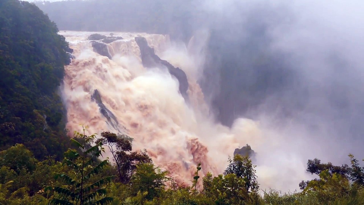 Les impressionnantes chutes Barron Falls en Australie - Rage et puissance des flots