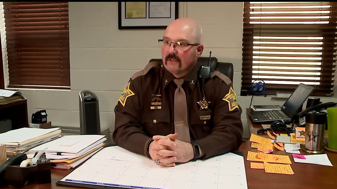 Parents Parked in Middle of Road, Overdosed on Heroin with 3 Children in SUV: Police