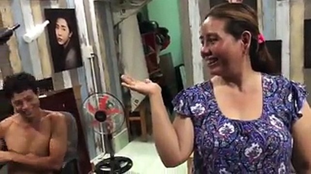 Ra đây mà xem clip trào lưu Đặt cằm lên tay phiên bản phụ huynh đáng yêu nhất quả đất!