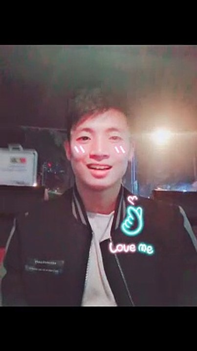 Chàng cầu thủ U23 Việt Nam " Bùi Tiến Dũng" đốn tim fan nữ bằng lời chúc trong ngày 8/3.