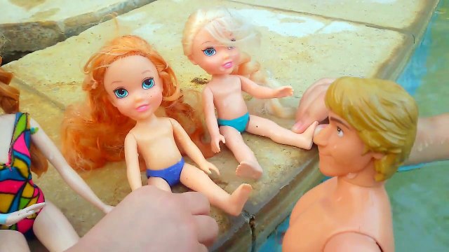 Elsa and Anna toddlers take swimming lessons HUGE POOL under water filming Kristoff frozen disney