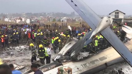 71명 탄 방글라 여객기 착륙중 추락..."최소 50명 사망" / YTN