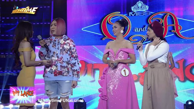 It's Showtime Miss Q & A: Bela Padilla imitates Ate Girl's OOTD