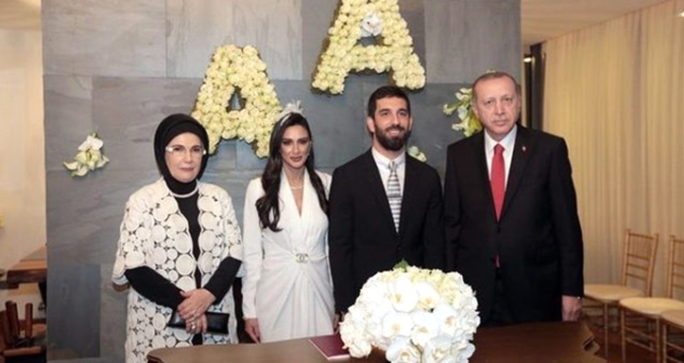 Arda Turan ile Aslıhan Doğan'ın Düğün Detayları Ortaya Çıktı! Erdoğan, Çift Bilezik Taktı
