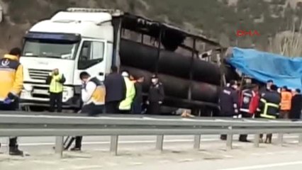 Çorum'da Otobüs Tır'a Çarptı - Ölü ve Yaralılar Var