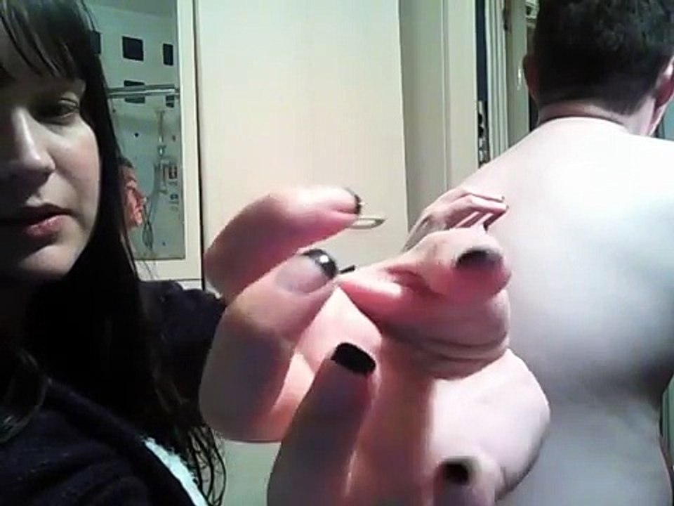 ASMR - MASSAGE / BRUSHING / SCRATCHING / KISSING BOYFRIENDS BACK