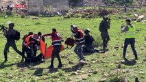 İsrail askerleri yaralılara yardım eden sağlık ekiplerine müdahale etti
