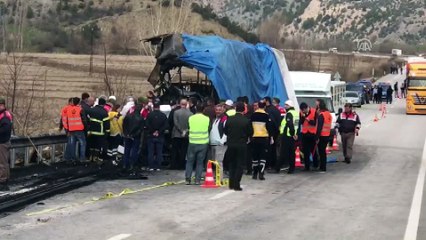 Tıra çarpan yolcu otobüsü alev aldı: 13 ölü, 20 yaralı (5) - ÇORUM