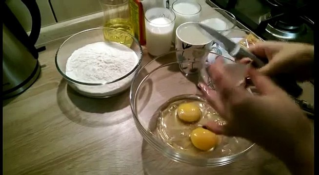 АЖУРНЫЕ БЛИНЧИКИ НА КЕФИРЕ. Как приготовить блины на кефире.