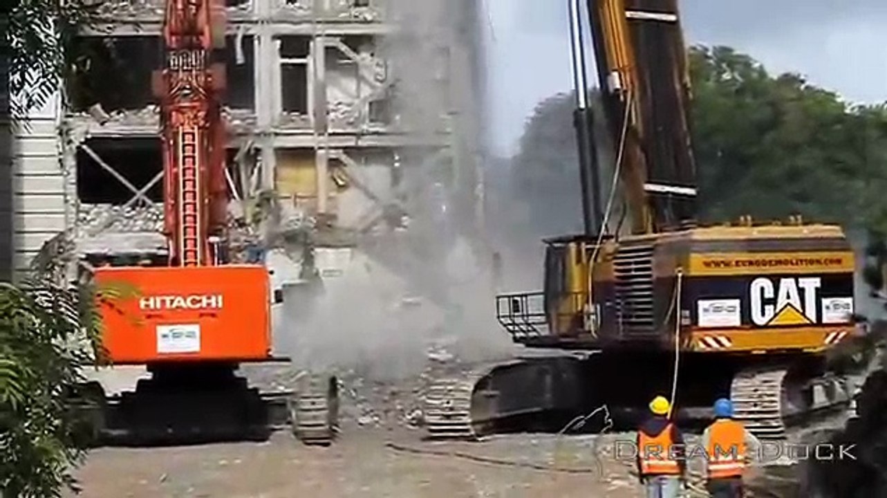 CATERPILLAR 5110B & HITACHI ZAXIS 870 LONGFRONT DEMOLITION EXCAVATORS TEAMWORK