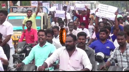 ஹெல்மெட் சோதனை என்ற பெயரில் காவுவாங்கும் காவல்துறை- வீடியோ