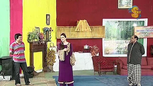 Agha Majid, Nasir Chinyoti and Nargis New Pakistani Stage Drama Full Comedy Clip Banarsi