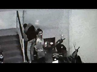 วงจรปิดจับภาพชัด 3 คนร้ายขโมยรถจยย. 2 คันรวด