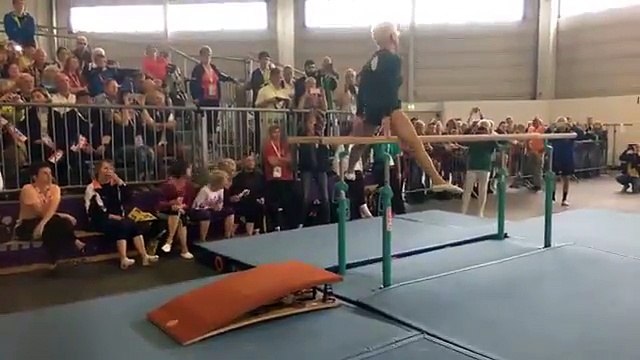 91 ans, cette mamie fait de la Gymnastique comme une pro !