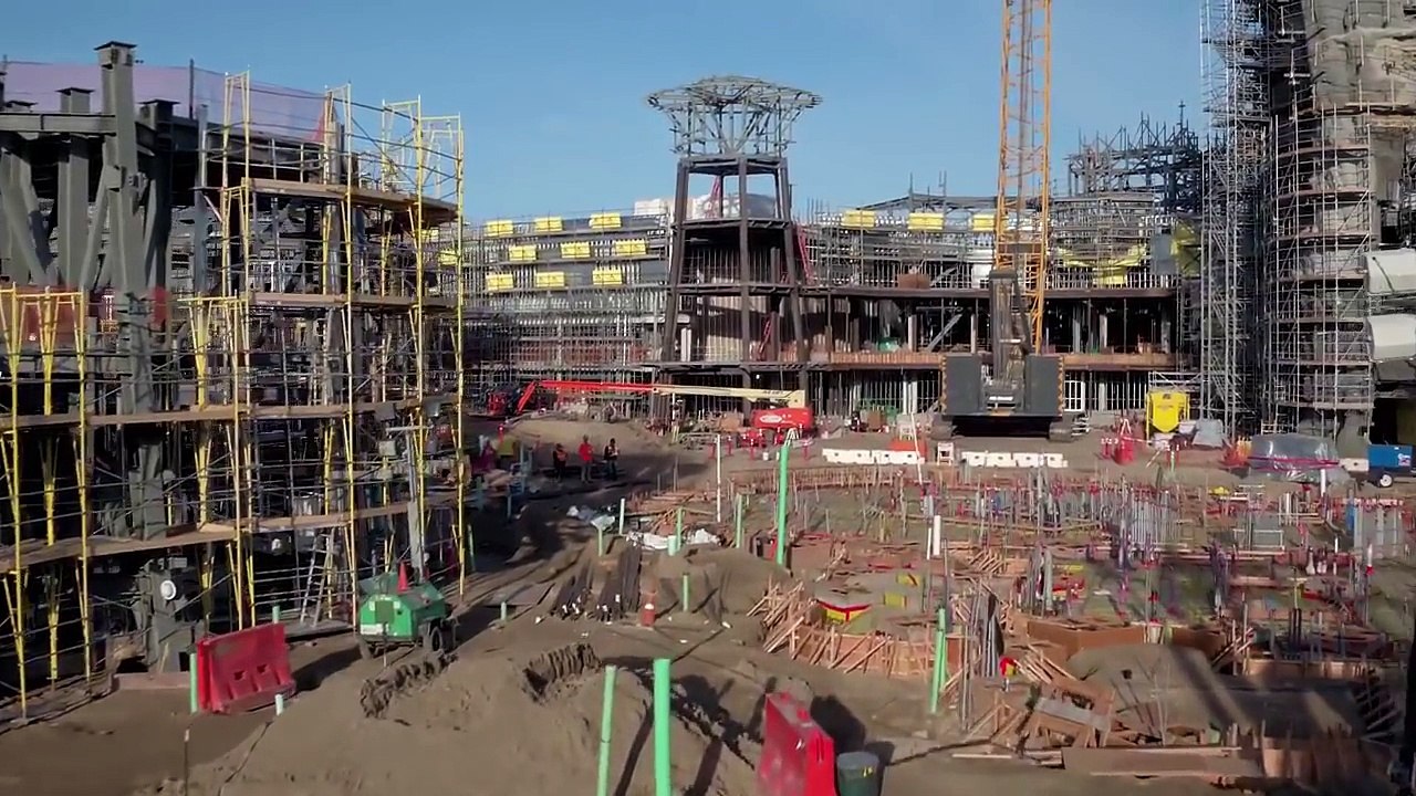 Parc d'attractions Star Wars en construction vu de drone !
