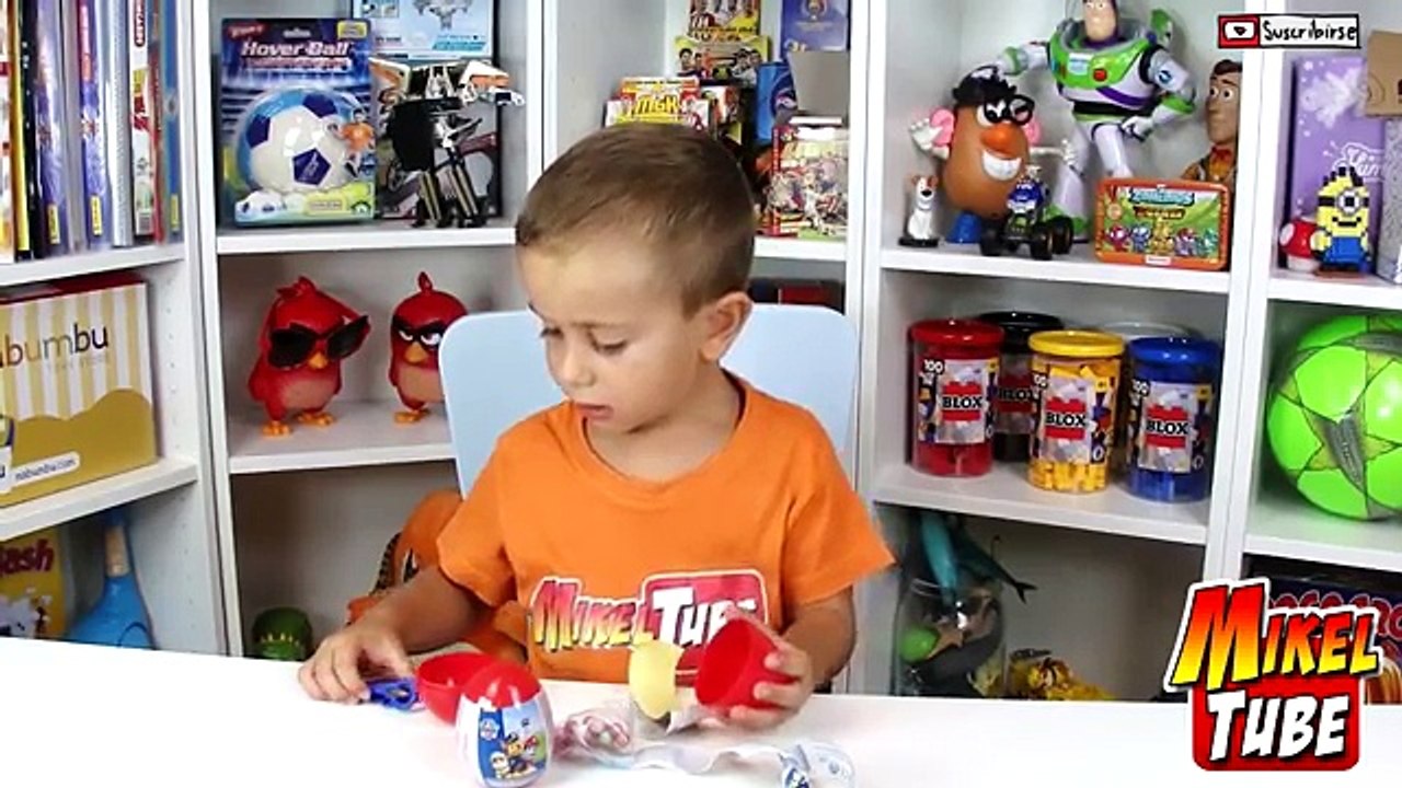 Leo abre huevos sorpresas de Patrulla Canina y más de 200 saludos.