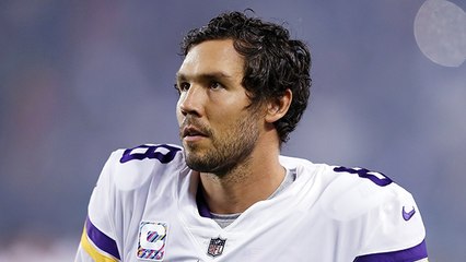 Why did the Cardinals decide to sign Sam Bradford?