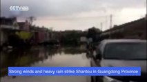 Strong winds and heavy rain strike Shantou in Guangdong Province