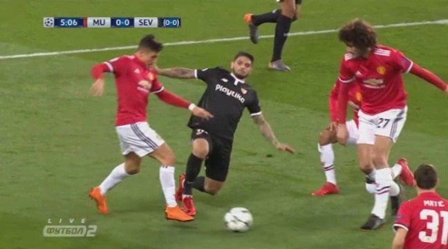 Ever Banega Foul on Alexis Sanchez - Manchester United vs Sevilla 13.03.2018 HD