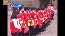 [V观] President Xi meets with young ice hockey and football players from China and Czech Rep.
