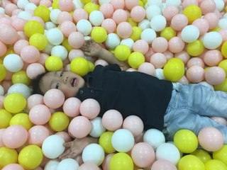 【KID-O-KID（キドキド）】Ball shooters in fishに夢中♪ 4歳のトレーシー ★Play with an intellectual tool★