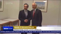Chinese FM urges global free trade boost on Melbourne visit
