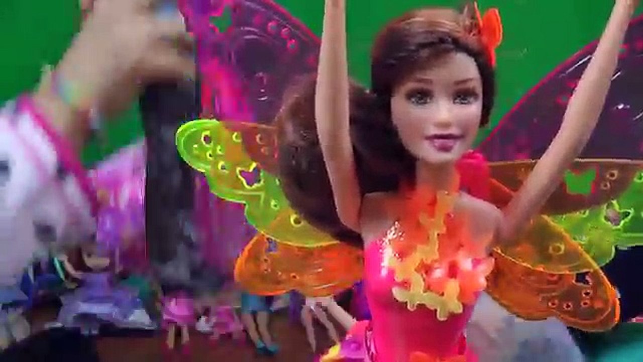 Barbie and Kens Wedding Party ! Famous guests! Kisses, Dance, Wedding Cake, Fun !