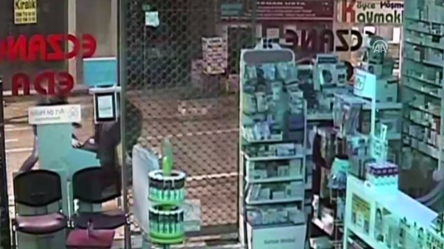 Üniversite öğrencisi kızın gasp ve darp anı güvenlik kamerasında - BALIKESİR