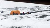 Rompehielos argentino rescata a científicos varados en Antártida