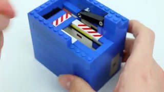 How to Build a Mini LEGO Oreo Machine