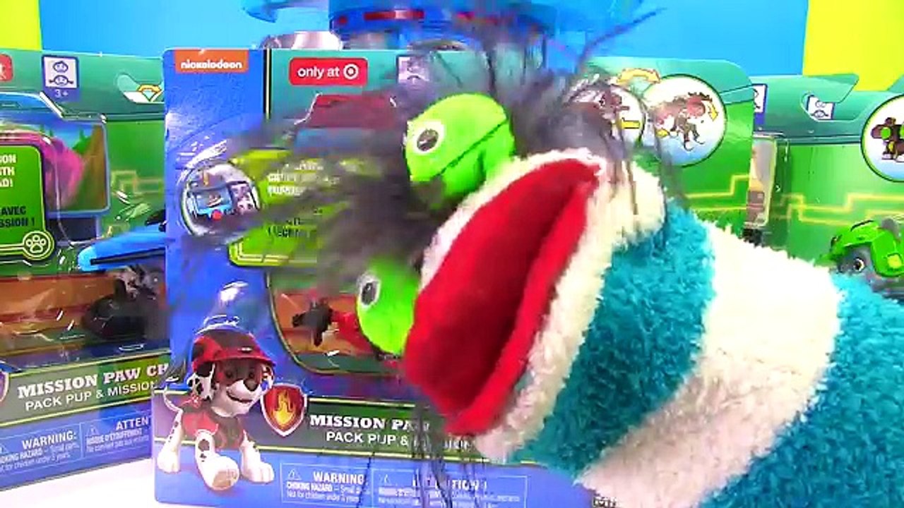 Learn Colors with Paw Patrol Playing Egged On Game Family Fun | Fizzy Fun Toys