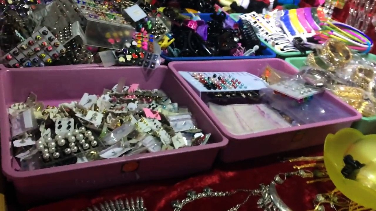 Hyderabad Street Shopping | Gachibowli Accessories Haul | Priyanka Boppana