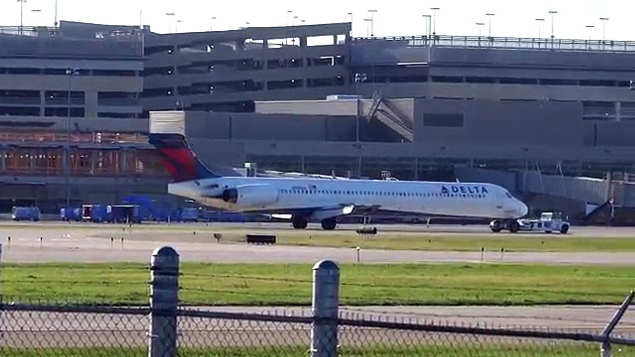 (HD) Welcome to Delta Air Lines Land - Plane Spotting Minneapolis St. Paul International Airport
