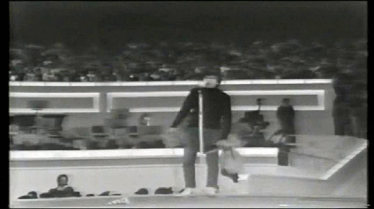 Gianni Morandi - Al bar si muore (ao vivo).