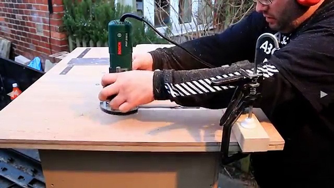Homemade table saw with built in router and inverted jigsaw 3 in 1