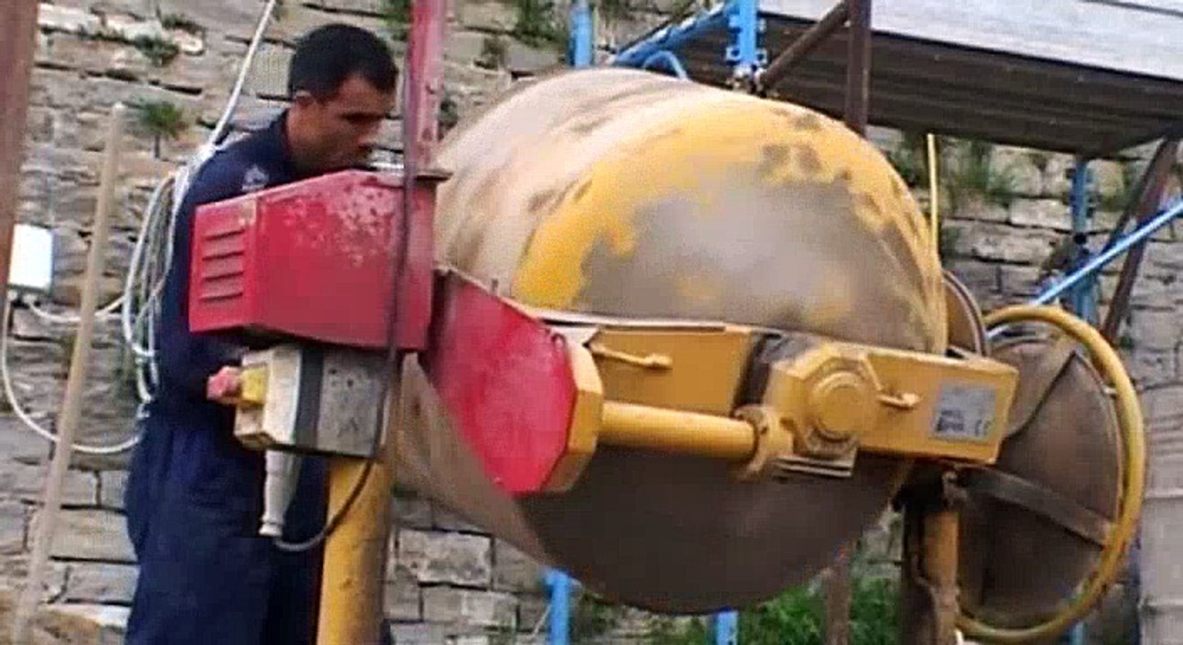 Grand Designs S07E11 Revisited  Tuscany The Tuscan Castle (Revisited from Grand Designs Abroad  13 October 2004)