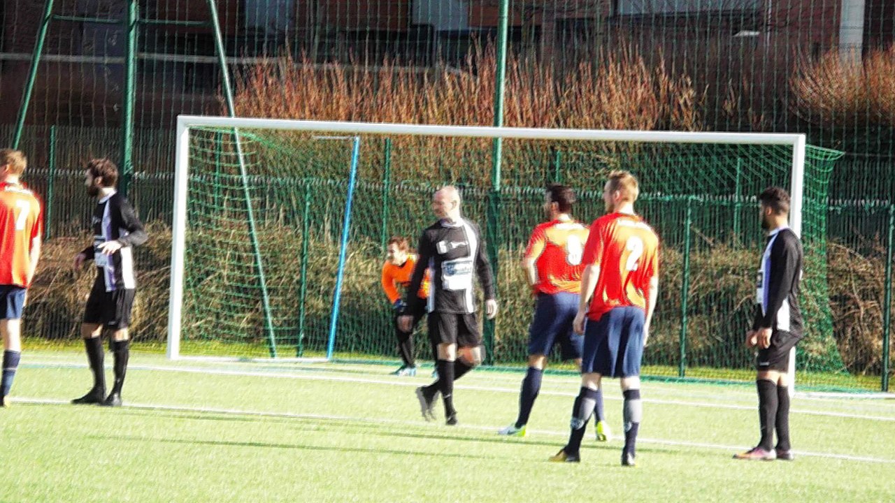 Championnat senior D1. FC LINSELLES - FC LAMBER...