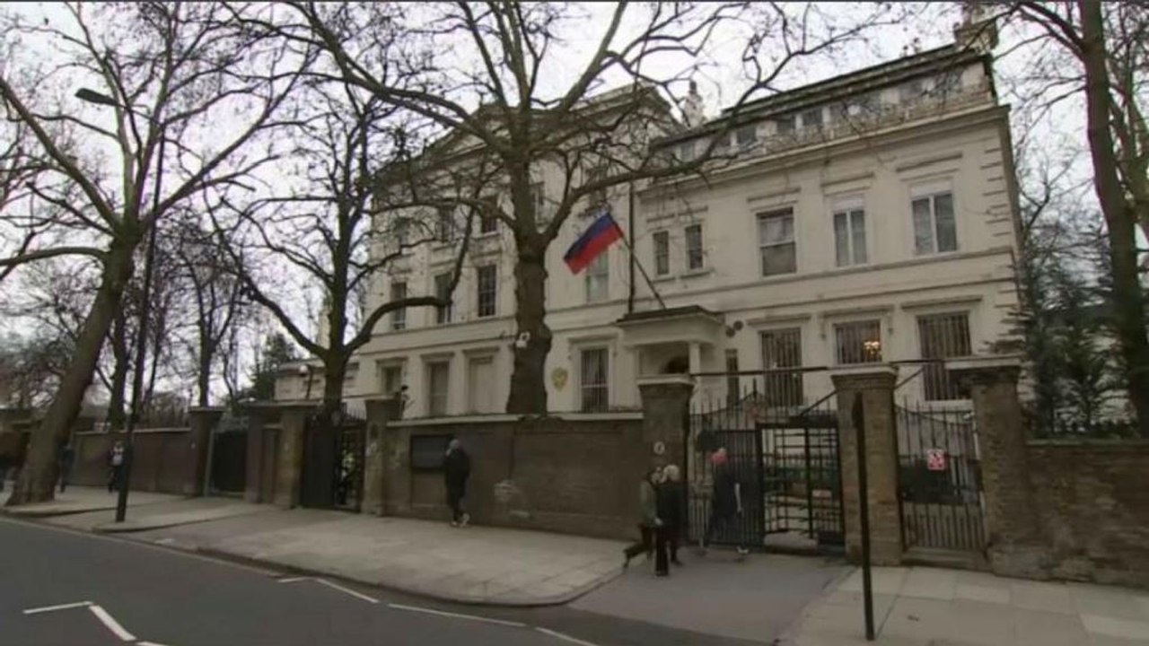 Theresa May says 23 Russian diplomats to be exp...