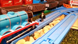 Trackmaster Thomas egg express Unboxing review and first run
