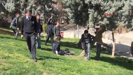 Şanlıurfa'da Liselilerin Bıçaklı Kavgası 1 Yaralı