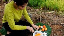 Beautiful Girl Cooking Eggs with Tomatoes - How to cook eggsin Cambodia