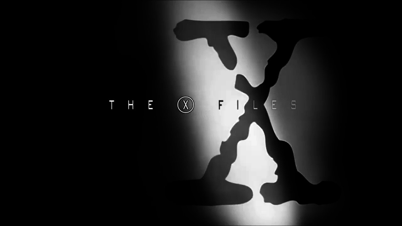 X-Files - saison 11 - Mulder Scully et Reggie - générique