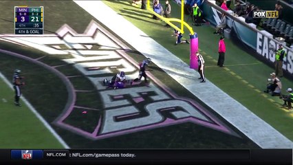2016 - Sam Bradford finds Cordarrelle Patterson for 14-yard TD