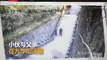 Turista cade e rotola da una scalinata in Giappone